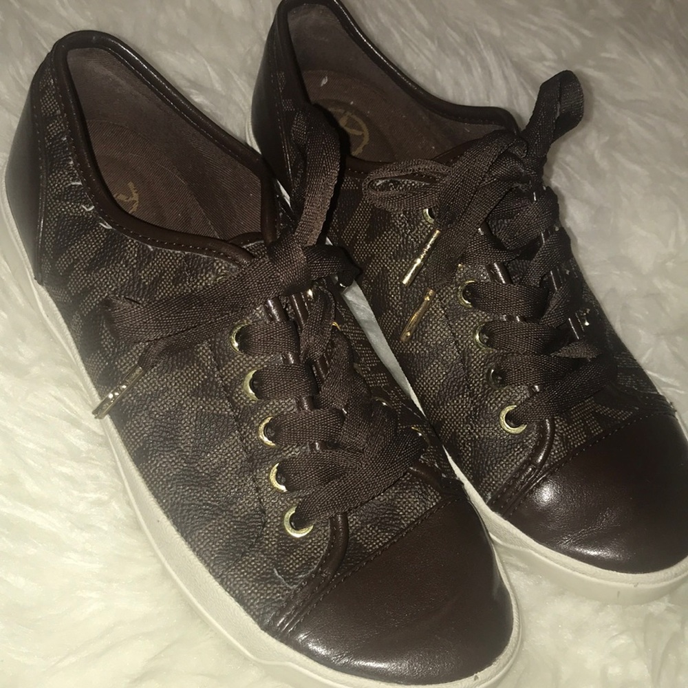 MICHAEL KORS CITY SNEAKER, Brown, Size 6M